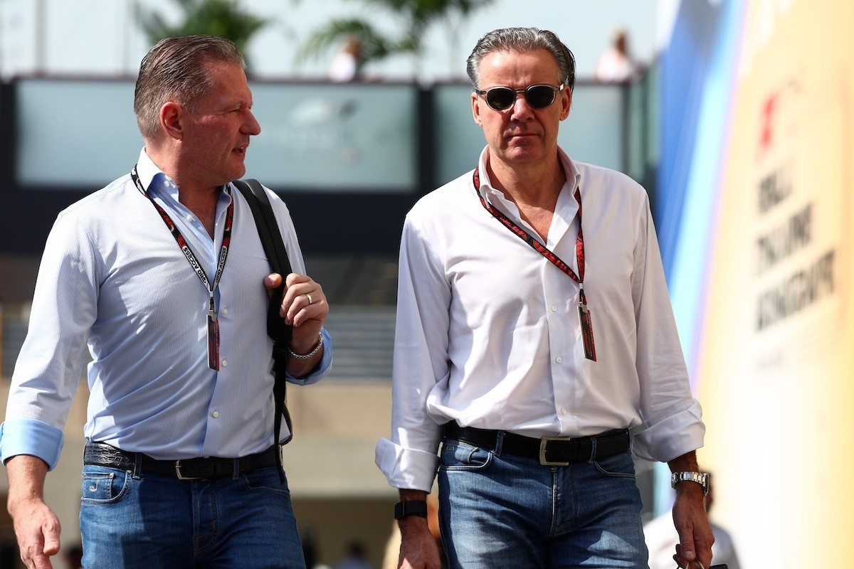 Verstappen menedzsere elárulta a titkot: ezért maradt a Red Bullnál!