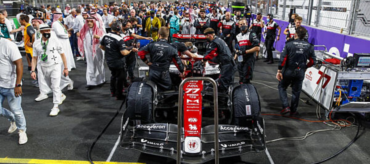 Szaúd-Arábia brutális összegért akarta megvásárolni az F1-et – sajtóhír