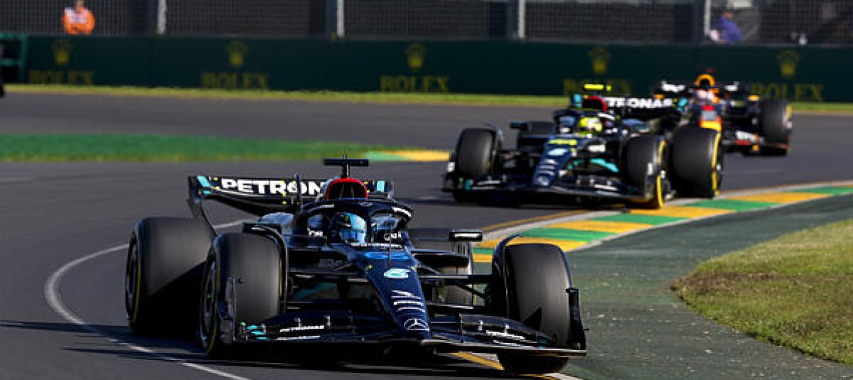 Russell szerint a Red Bull szándékosan visszafogja magát