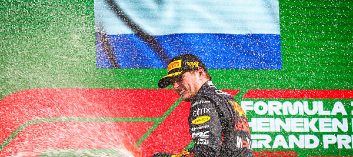"Lopott" bajnoki címe után 2022-ben "lemészárolta" a mezőnyt Verstappen a Ferrari volt pilótája szerint