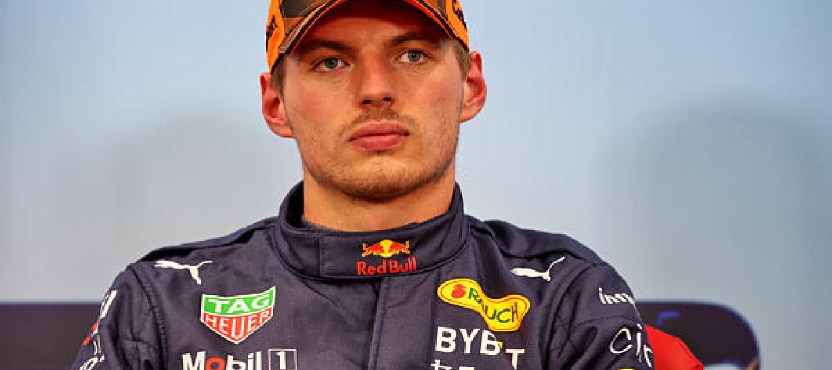 Verstappen kiakadt a kiesése után: „Ez egy vicc, egy bohócműsor!”