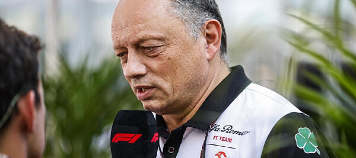 Ki nem találnád, kivel futott össze a Ferrari csapatfőnöke! (kép)