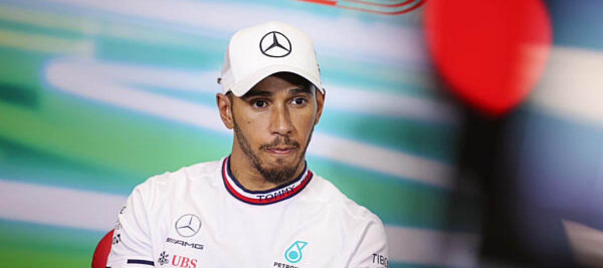 Korábbi csapattársa szerint Lewis Hamilton nem elégedett az utóbbi 2 évével
