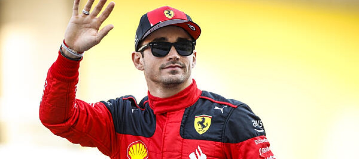 Kellemetlen kezdés: már a második futamon büntetést kap Charles Leclerc!