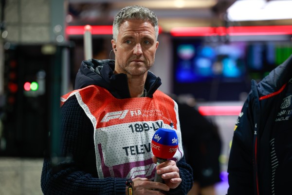 Schumacher üzenete: Ne temessük Hamiltont!