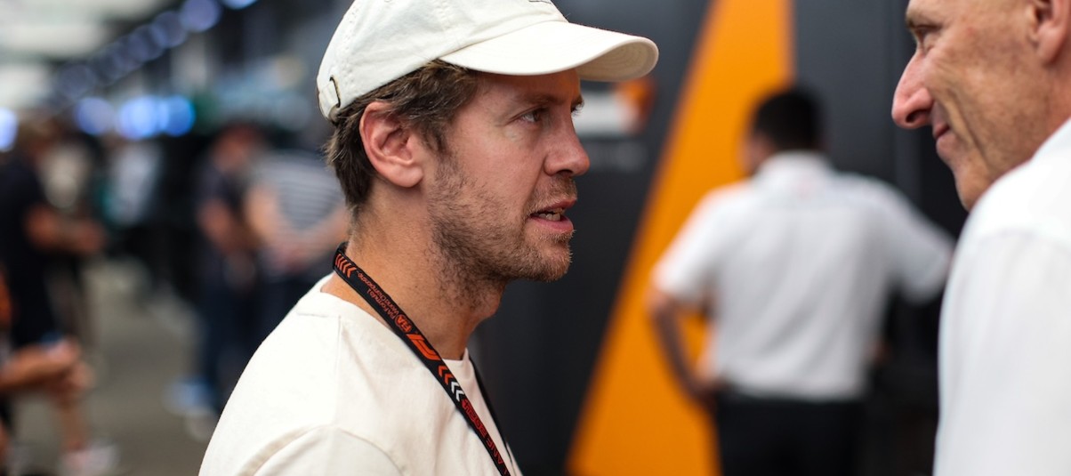 Kettős kudarc: Zátonyra futottak Vettel F1-es visszatérési kísérletei