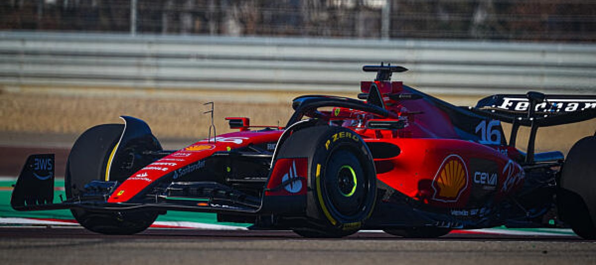 Még el sem kezdődtek a tesztek, már most sok támadás éri a Ferrari újítását