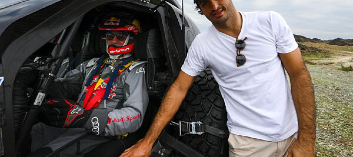 Sainz leleplezte elképesztő utcai Ferrariját (videó)