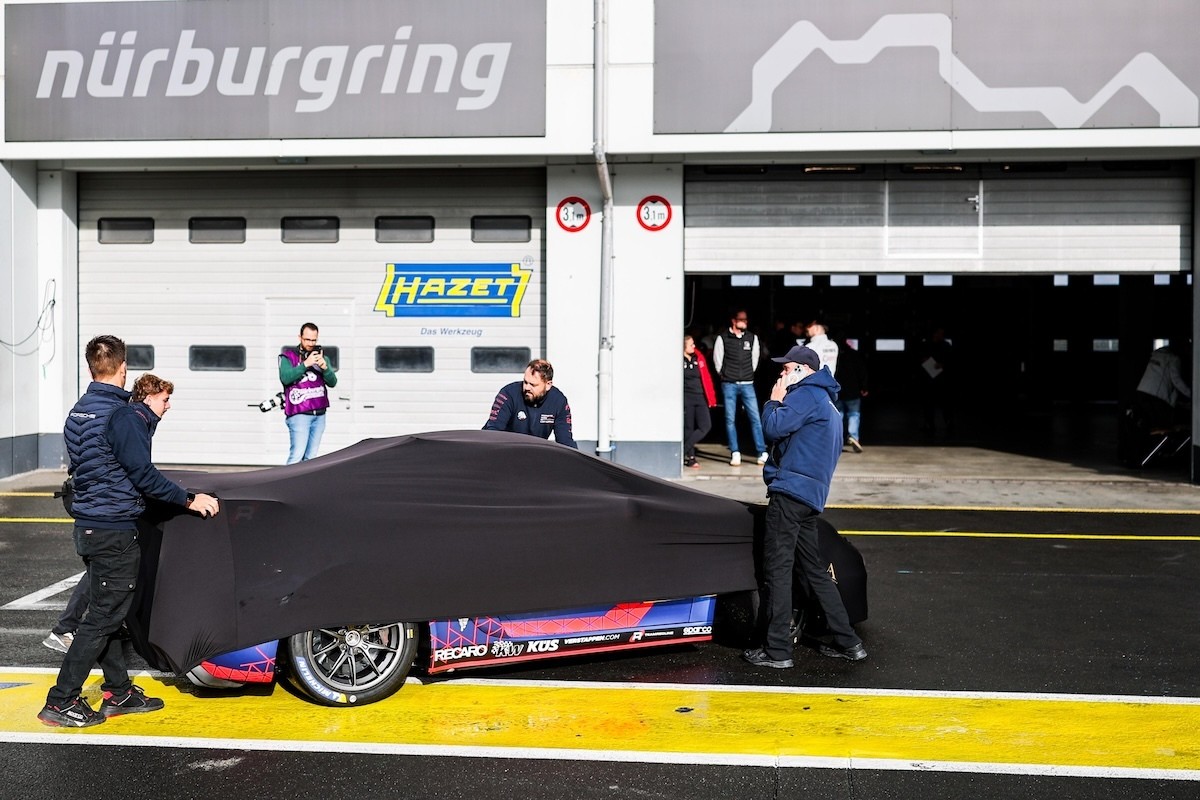 Bemutatta a Porsche Verstappen nürburgringi autóját (fotók)