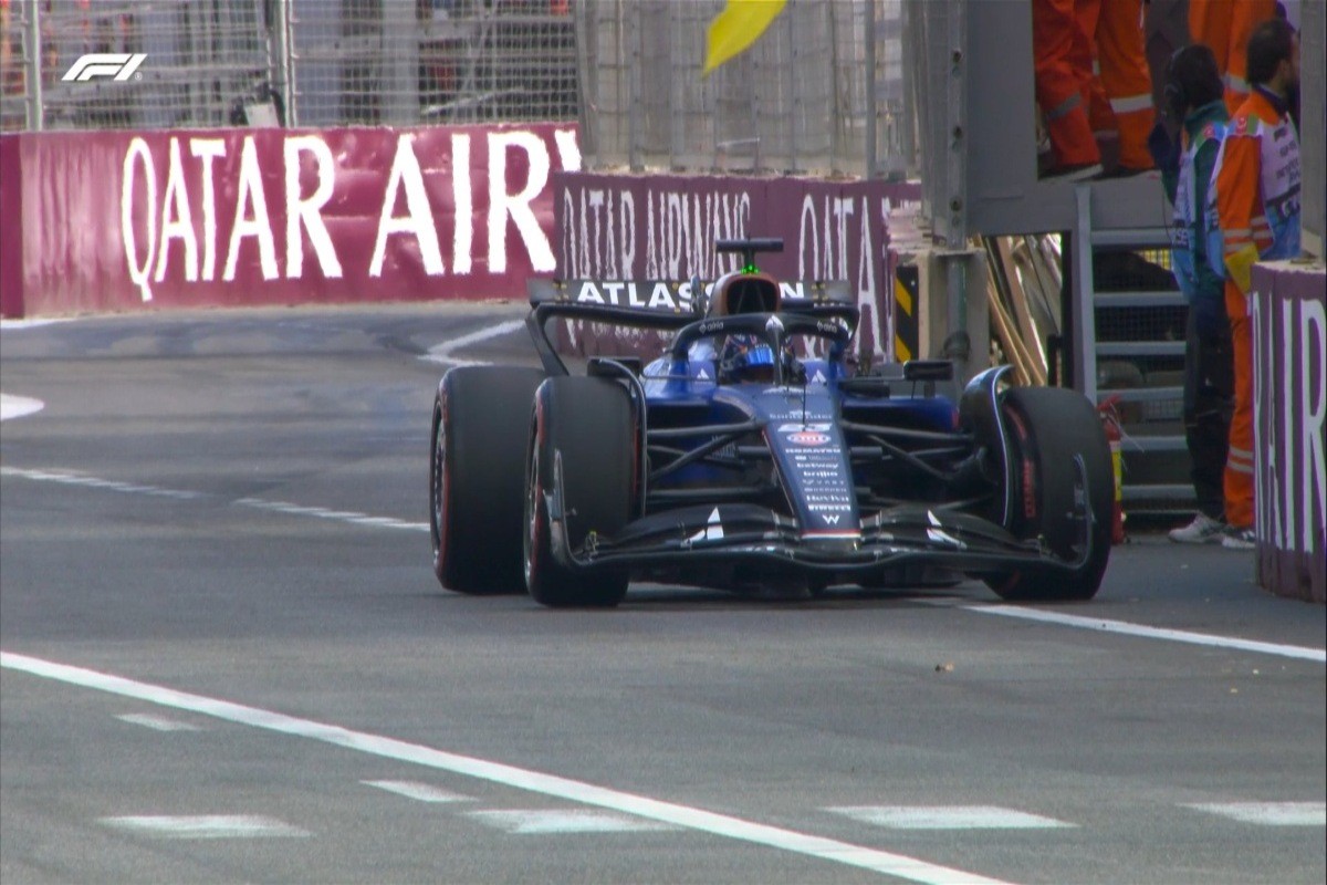 Videó: Baleset miatt piros zászló az azeri F1-es időmérőn!