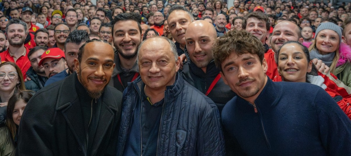 Máris kiakadtak Hamilton rajongói a Ferrarira