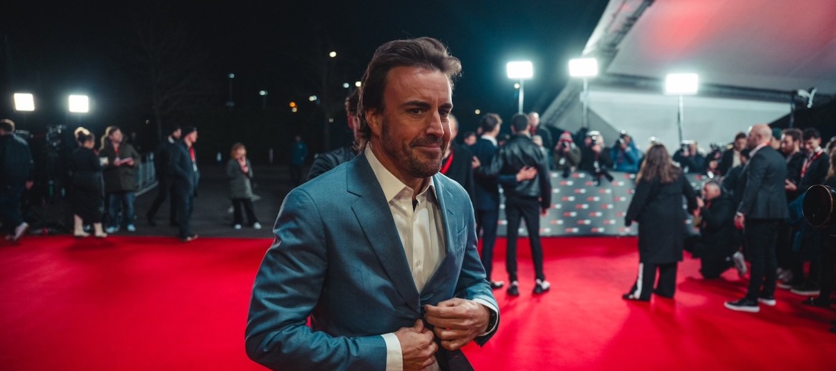 Alonso szerint szinte teljesen új autót épített az Aston Martin
