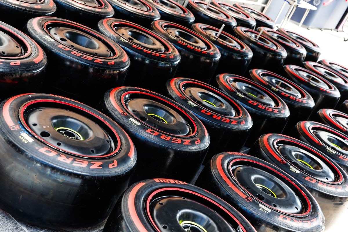 A leglágyabb gumikkal dobná fel a Pirelli a hétvégi Azeri Nagydíjat