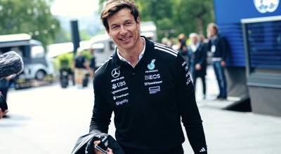 Toto Wolff a versenyzőjéről: “Tudtuk, hogy lesznek versenyek, amikor a hajunkat tépjük majd”