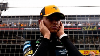 Norris elmondta, mit mondott neki a két McLaren-főnök a kiesése után - nem értett egyet velük...