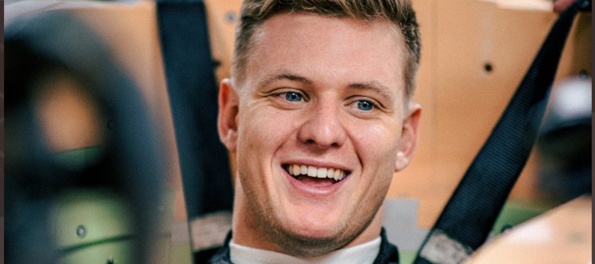 Mick Schumacher üléspróbán járt a Mercedesnél